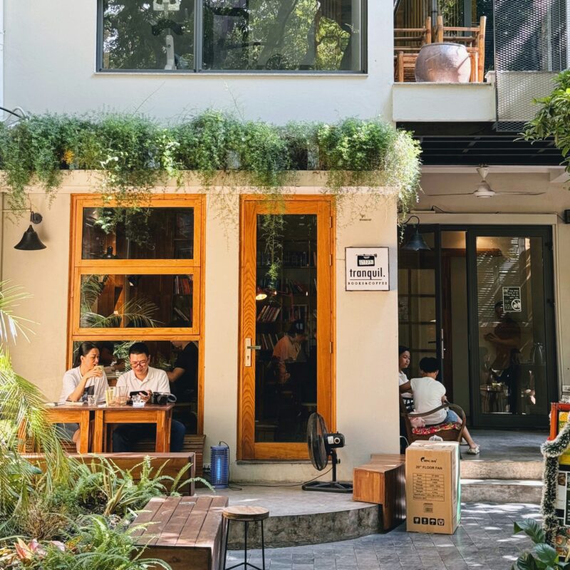 Phối hợp phong cách thiết kế nội thất với phong thủy quán cà phê