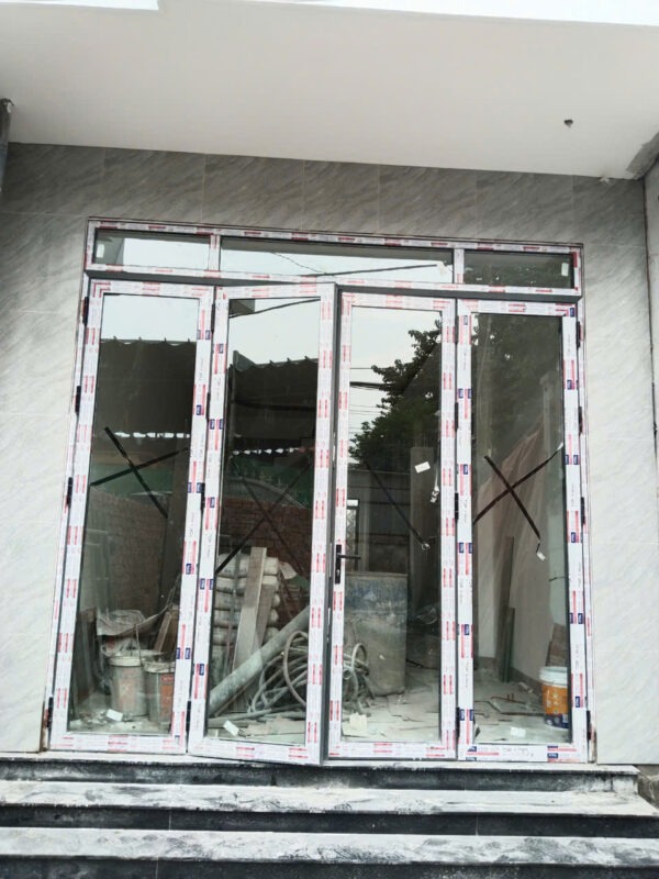 trình tự xây nhà, Giai đoạn hoàn thiện – Sơn, lát gạch, lắp cửa