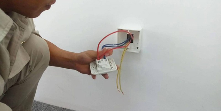 Đi Điện Âm Tường (5)